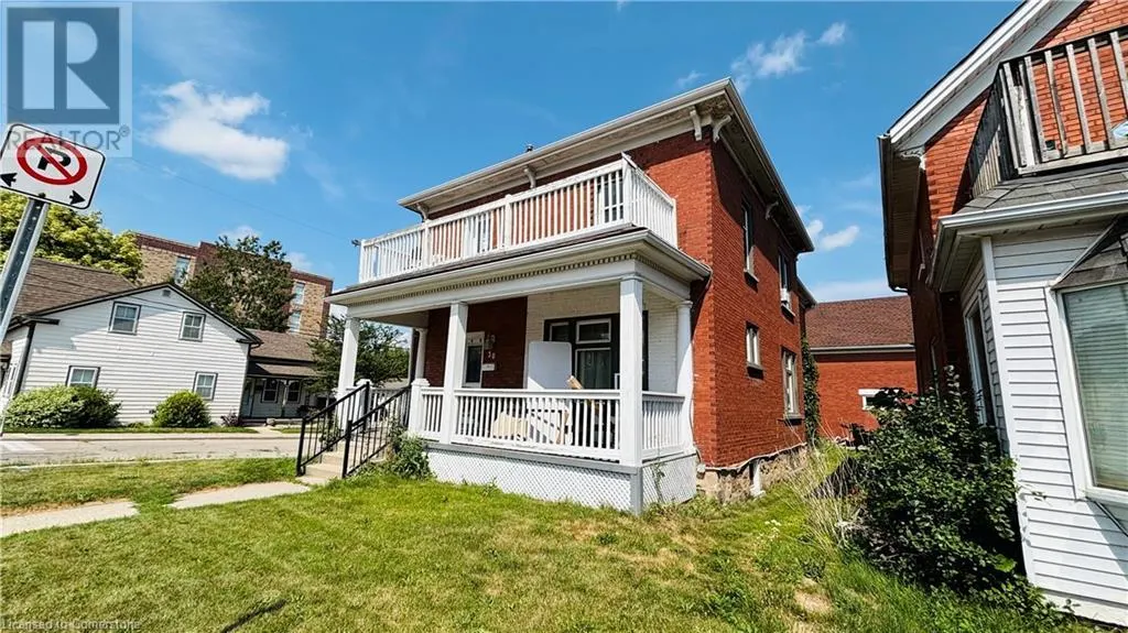 30 REGINA Street N