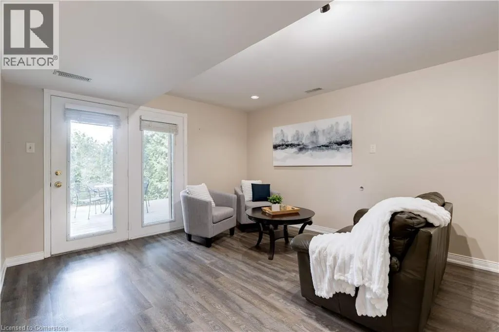 2774 KING Street E Unit# 10, #10