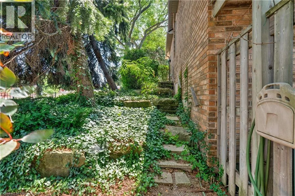 2774 KING Street E Unit# 10, #10