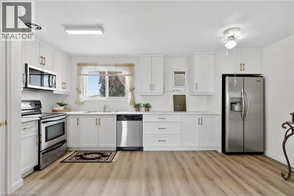 2041 THIRD STREET LOUTH