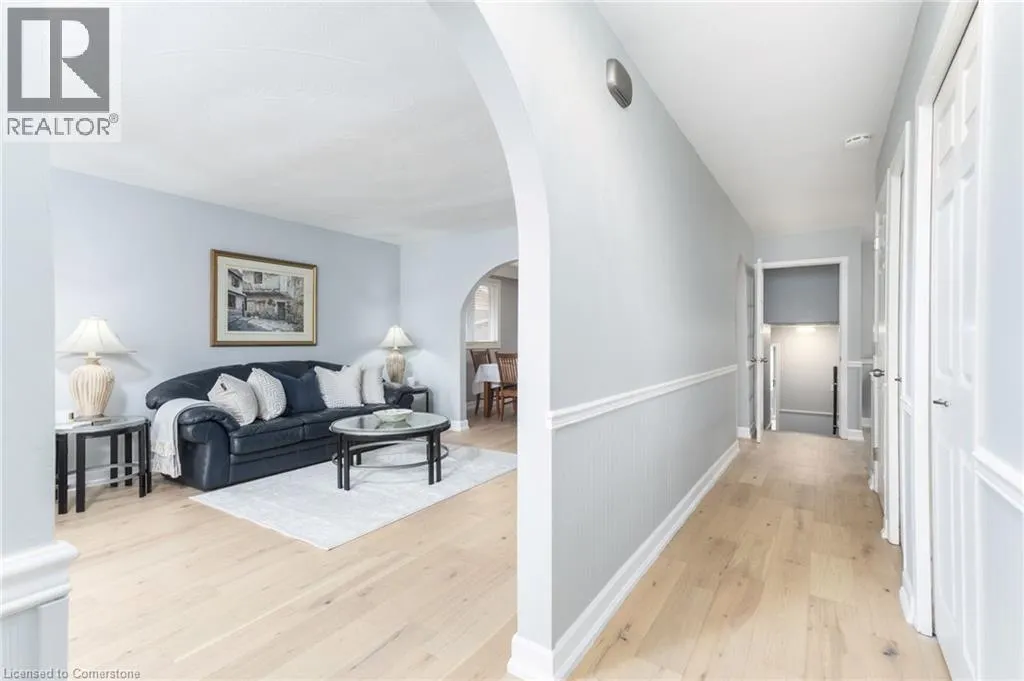 63 LIONSGATE Avenue
