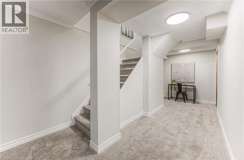219 KINGSWOOD Drive Unit# 5, #5