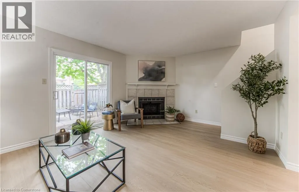 219 KINGSWOOD Drive Unit# 5, #5