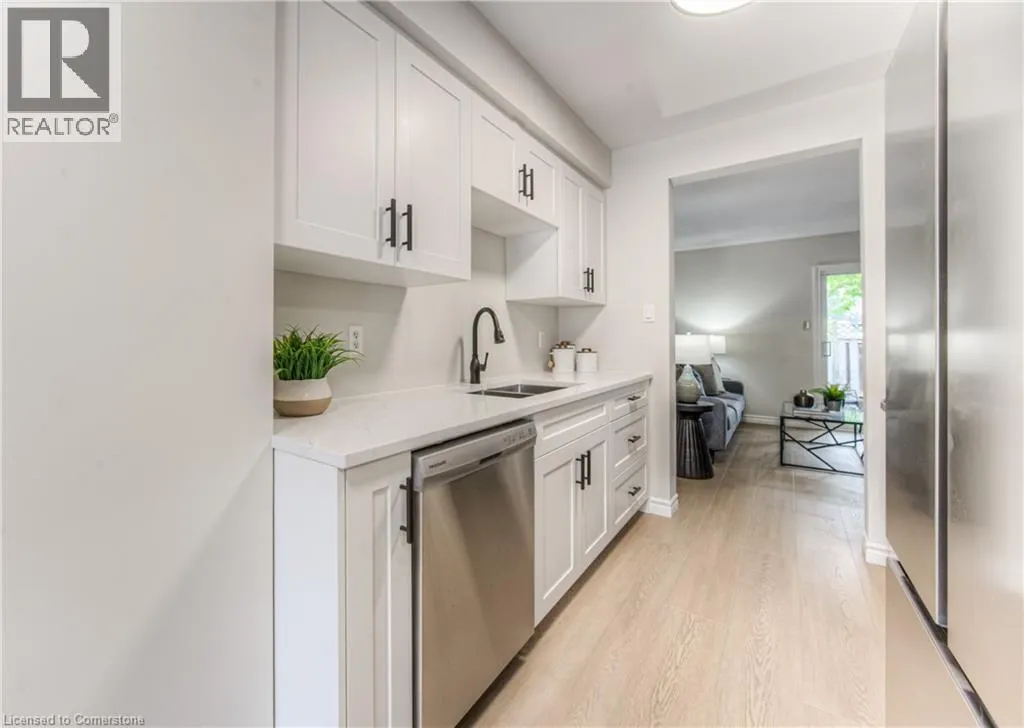 219 KINGSWOOD Drive Unit# 5, #5