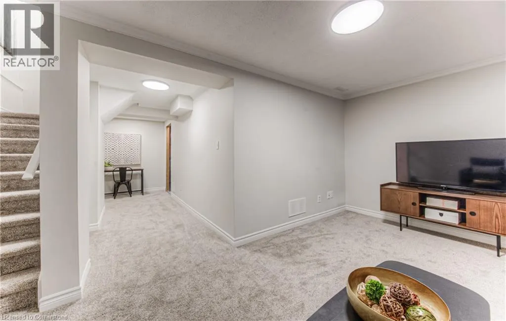 219 KINGSWOOD Drive Unit# 5, #5