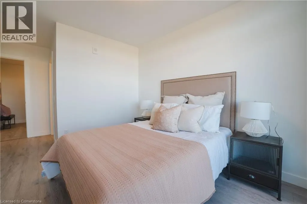 15 GLEBE Street Unit# 1701, #1701