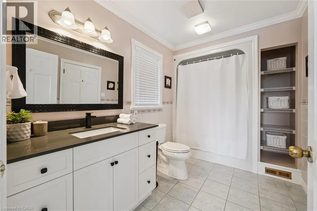 114 DELAVAN Drive