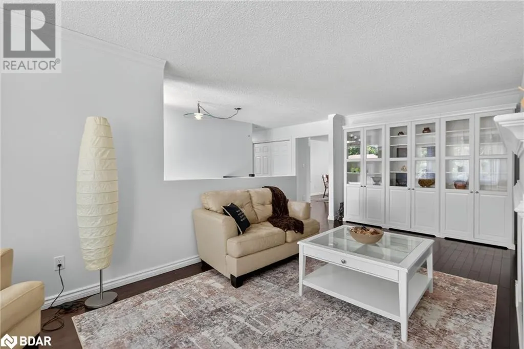 2 BIRCHMOUNT Circle