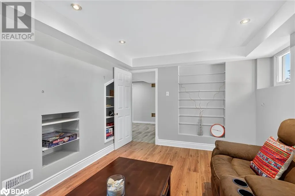 2 BIRCHMOUNT Circle