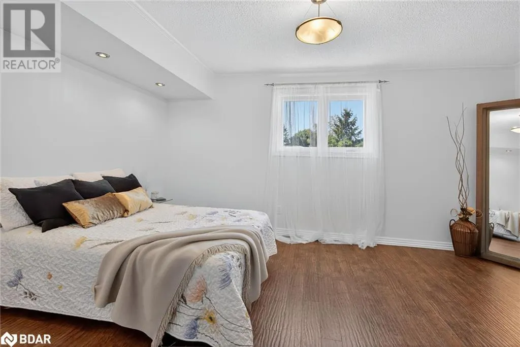 2 BIRCHMOUNT Circle