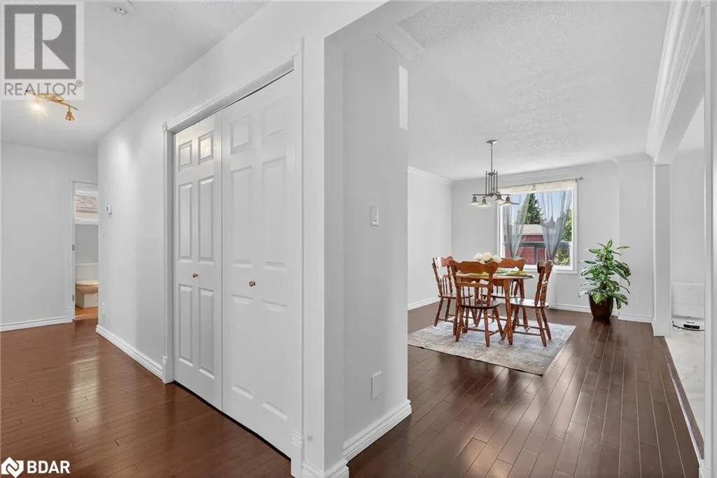 2 BIRCHMOUNT Circle