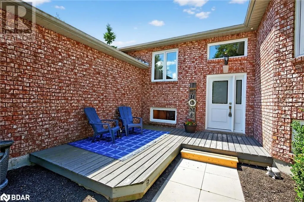2 BIRCHMOUNT Circle