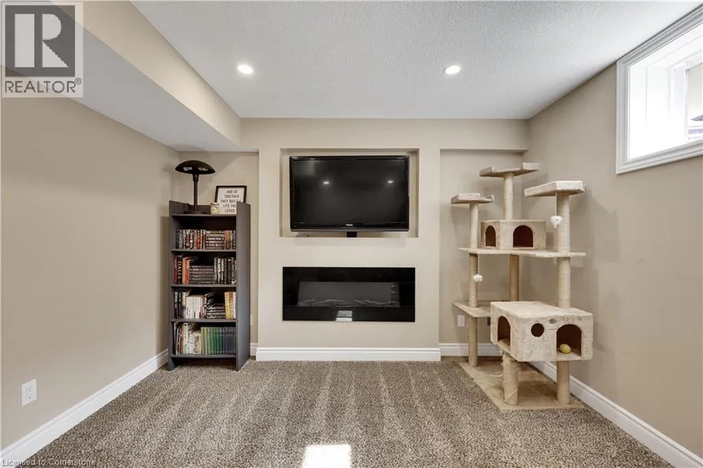 5 OLIVER Crescent
