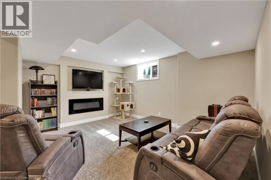 5 OLIVER Crescent