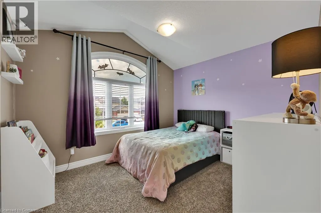 5 OLIVER Crescent