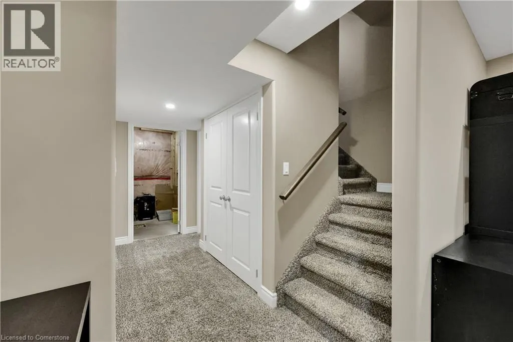 5 OLIVER Crescent