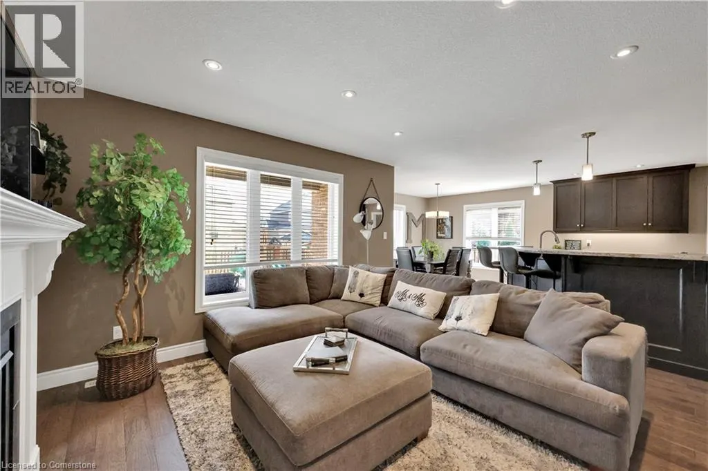 5 OLIVER Crescent