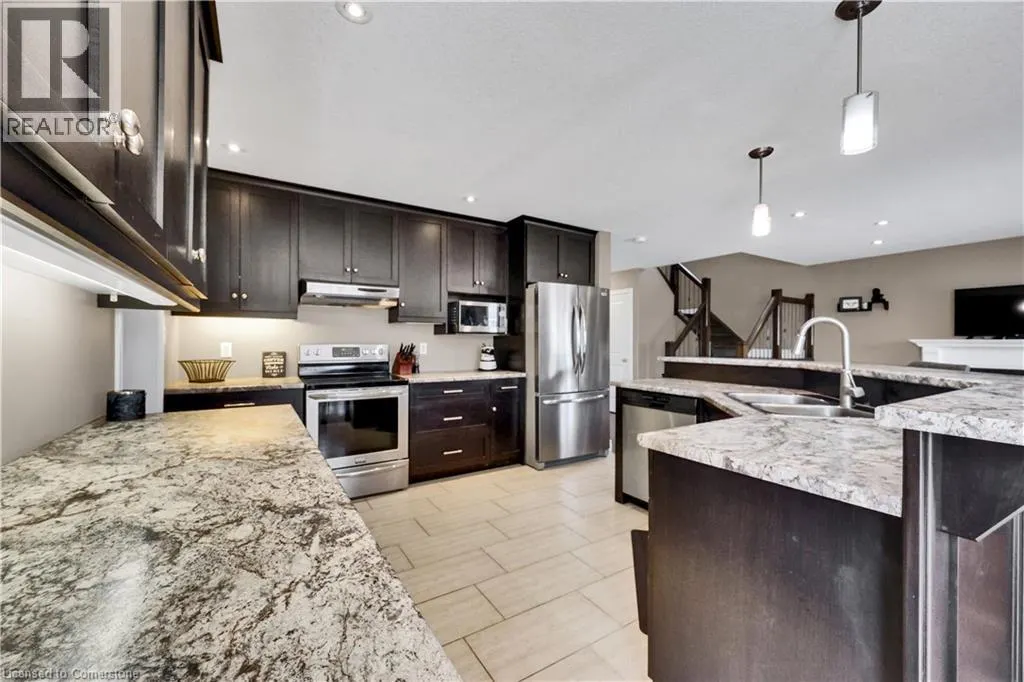 5 OLIVER Crescent