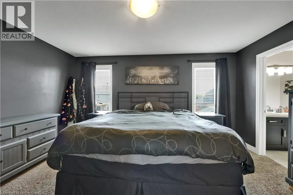 5 OLIVER Crescent