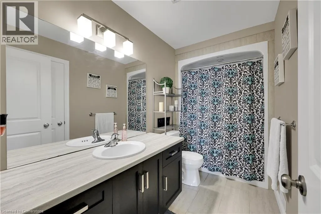 5 OLIVER Crescent