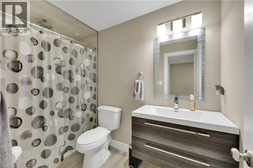 5 OLIVER Crescent