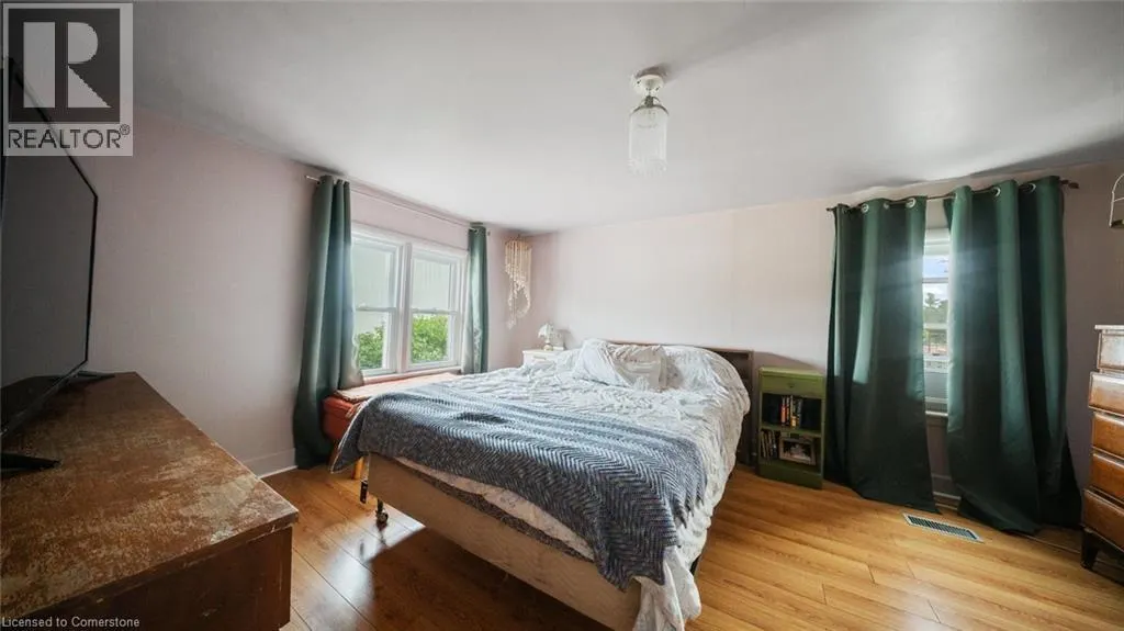 509 QUEENSWAY W