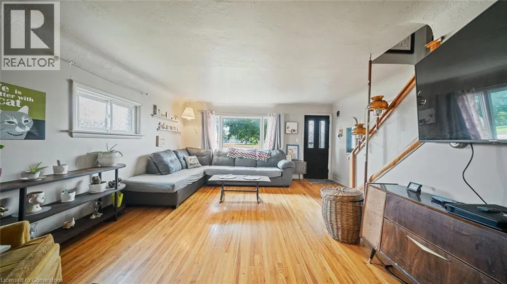 509 QUEENSWAY W
