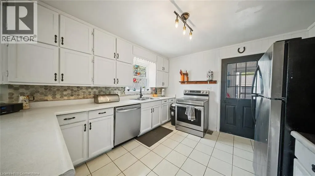 509 QUEENSWAY W