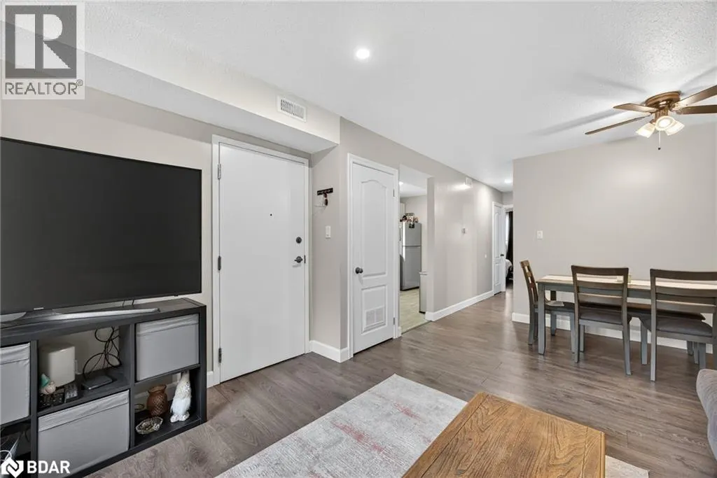 195 LOUISA ST Street