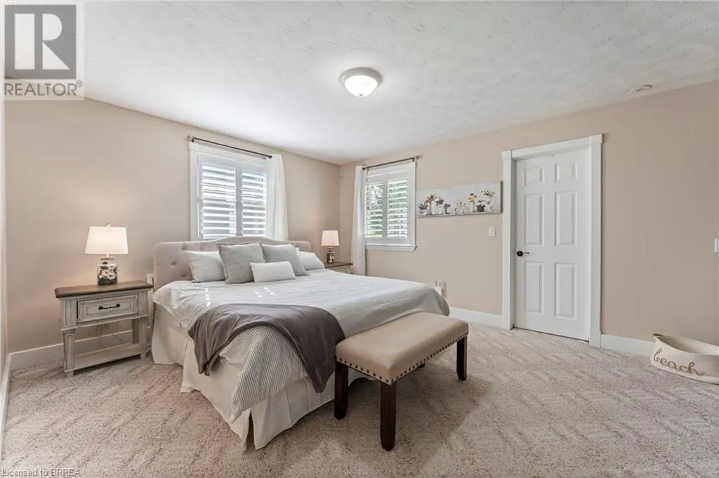 182 GOVERNOR'S Road E