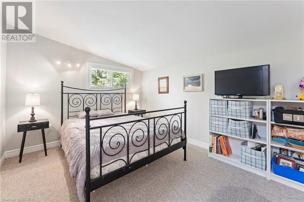 182 GOVERNOR'S Road E