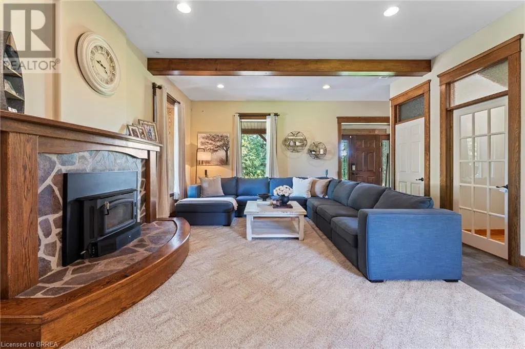 182 GOVERNOR'S Road E