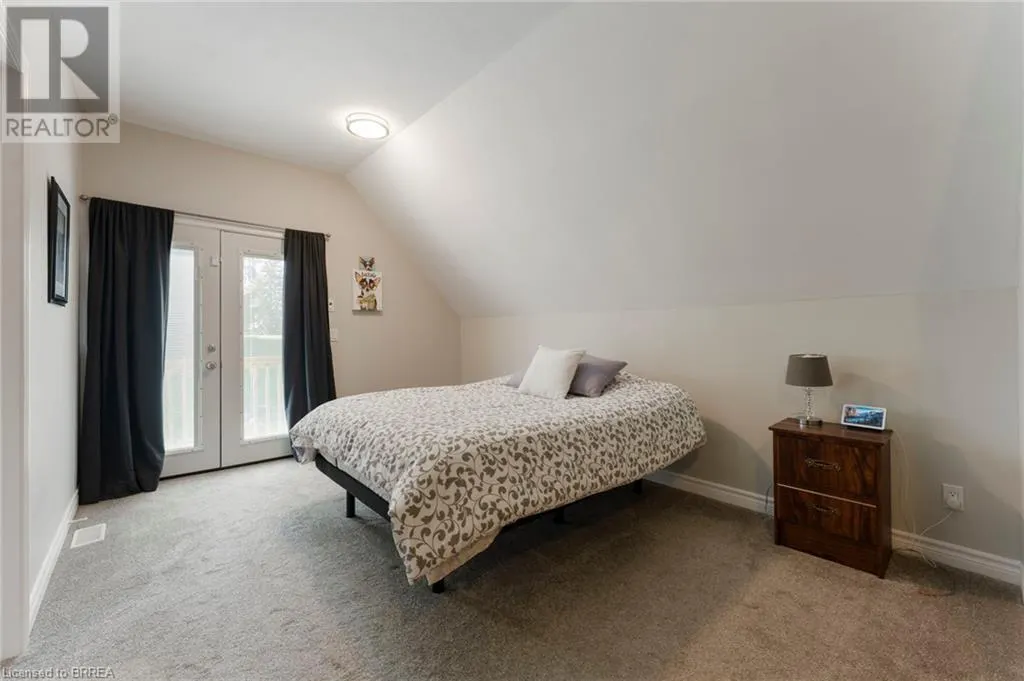 182 GOVERNOR'S Road E