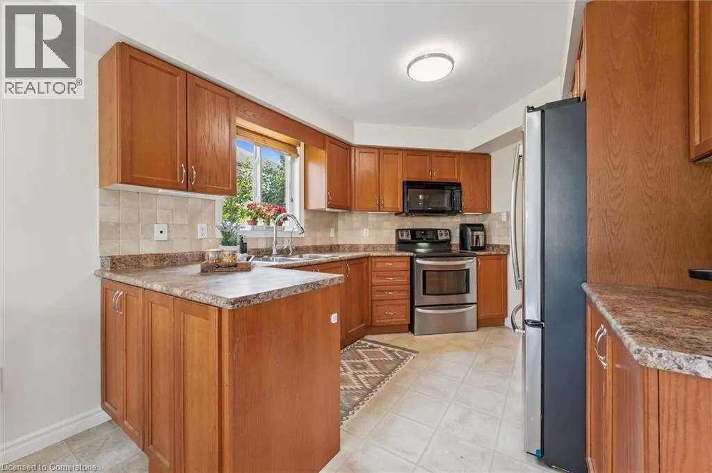 24 WILKIE Crescent