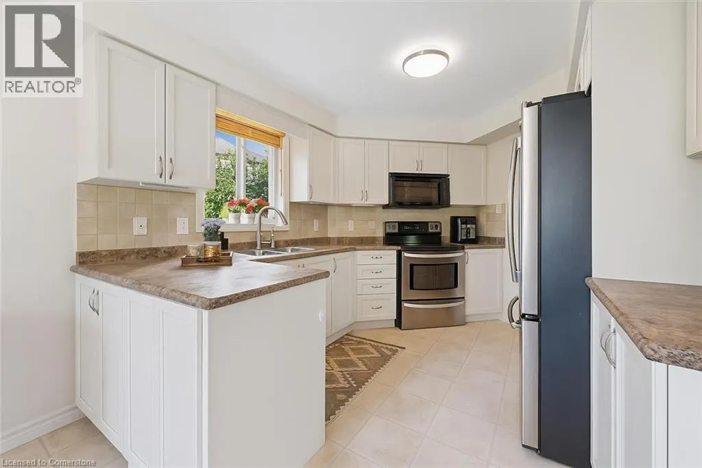 24 WILKIE Crescent
