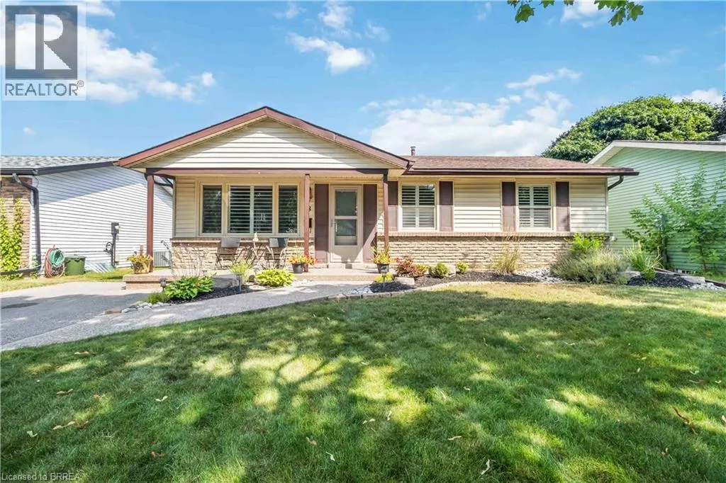 8 HAWTHORNE Lane
