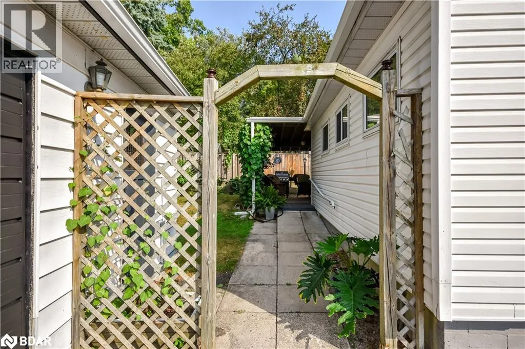 80 PARKSIDE Drive