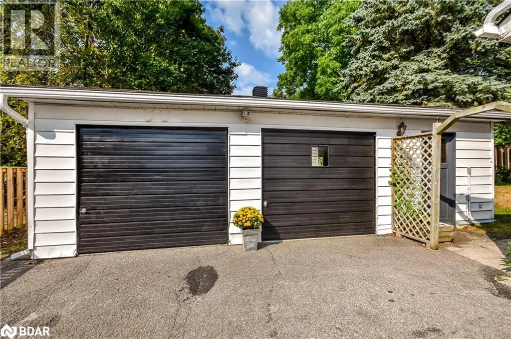 80 PARKSIDE Drive