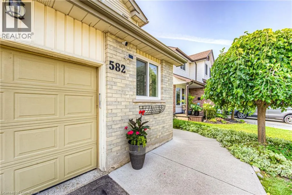 582 DRUMMERHILL Crescent