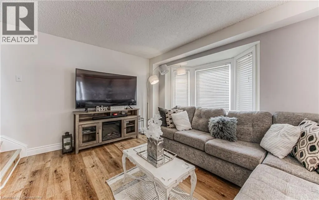 582 DRUMMERHILL Crescent
