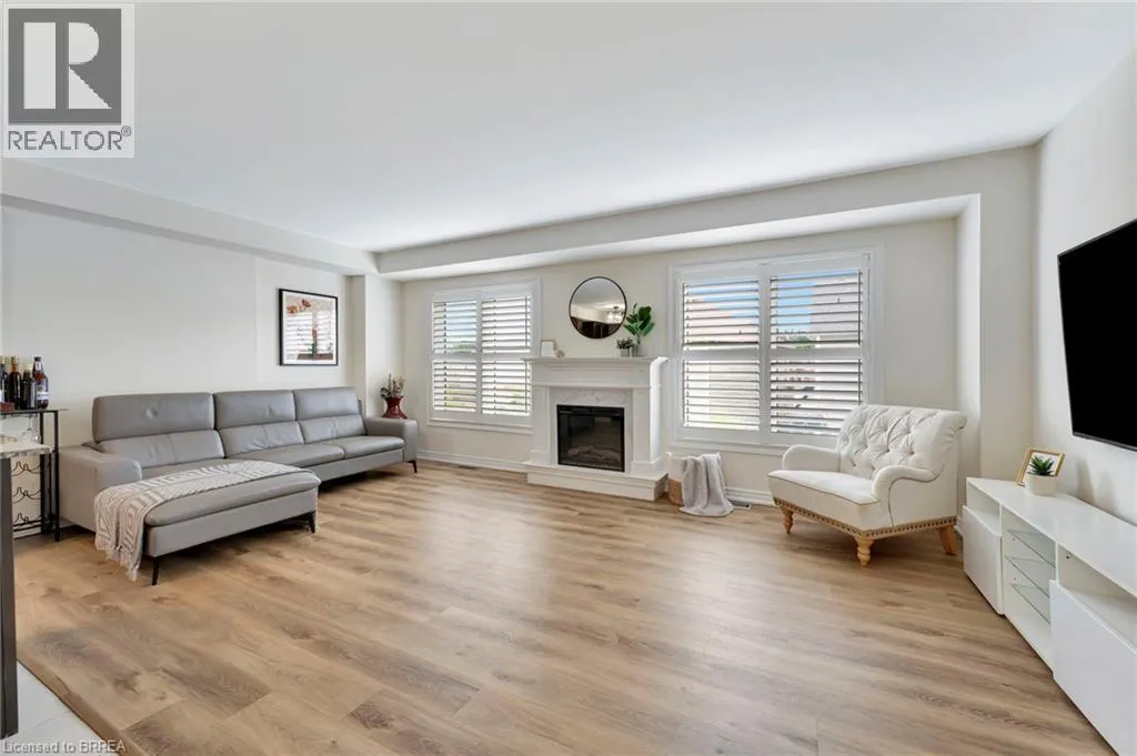 755 LINDEN Drive Unit# 10, #10