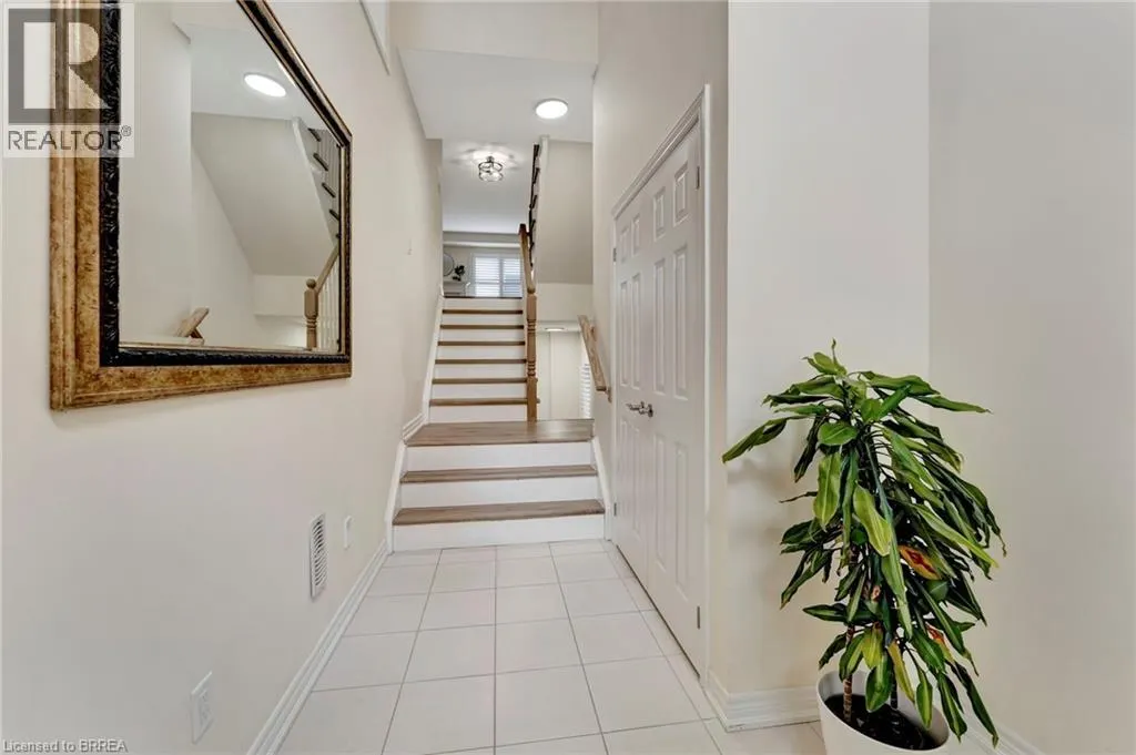 755 LINDEN Drive Unit# 10, #10