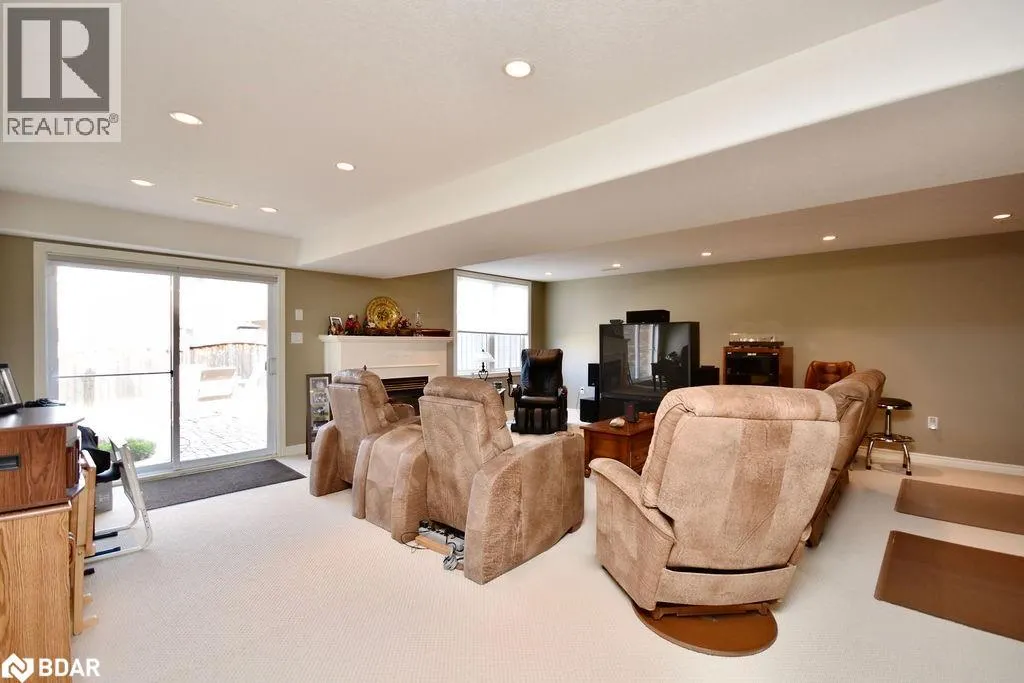 167 CROMPTON Drive