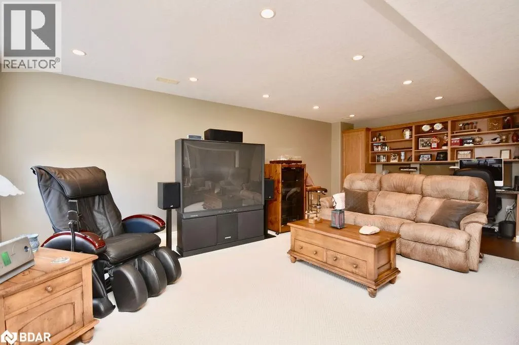 167 CROMPTON Drive