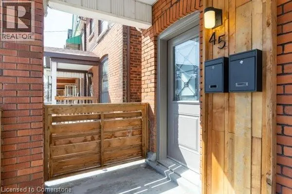 45 FAIRLEIGH Avenue N Unit# 2, #2