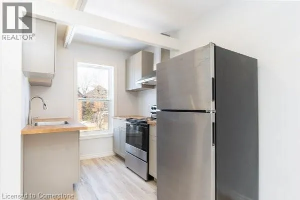 45 FAIRLEIGH Avenue N Unit# 2, #2