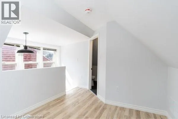 45 FAIRLEIGH Avenue N Unit# 2, #2
