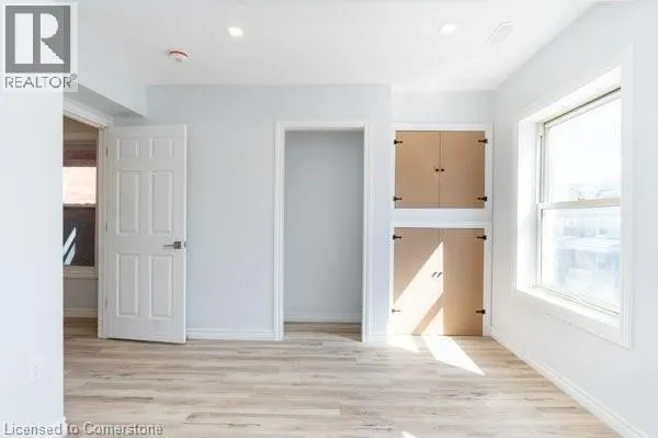 45 FAIRLEIGH Avenue N Unit# 2, #2