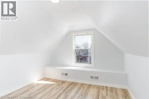 45 FAIRLEIGH Avenue N Unit# 2, #2