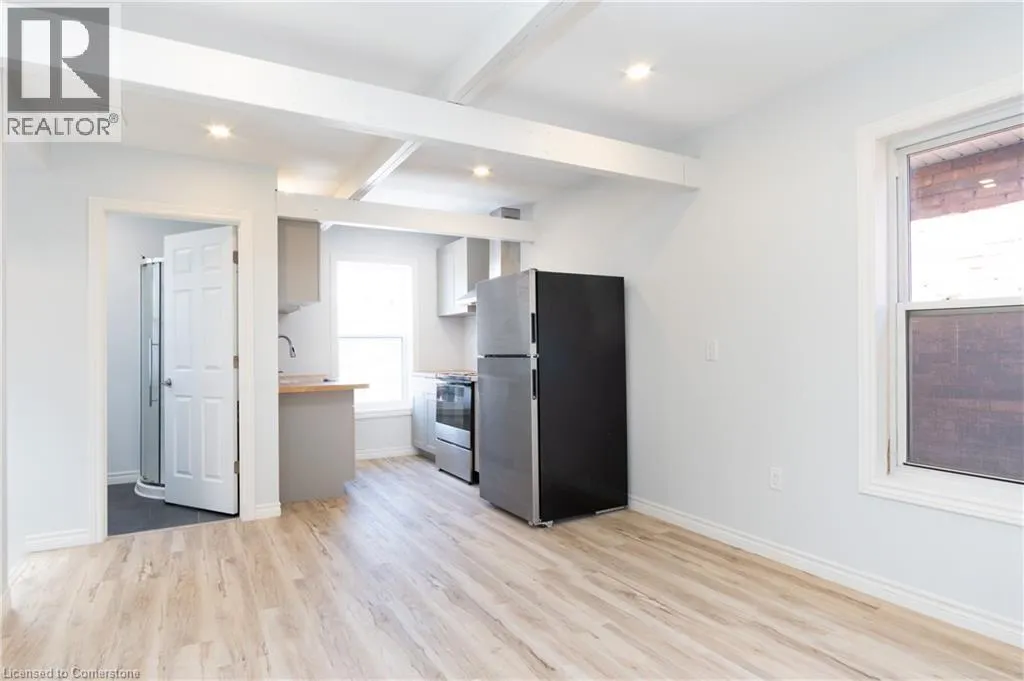 45 FAIRLEIGH Avenue N Unit# 2, #2